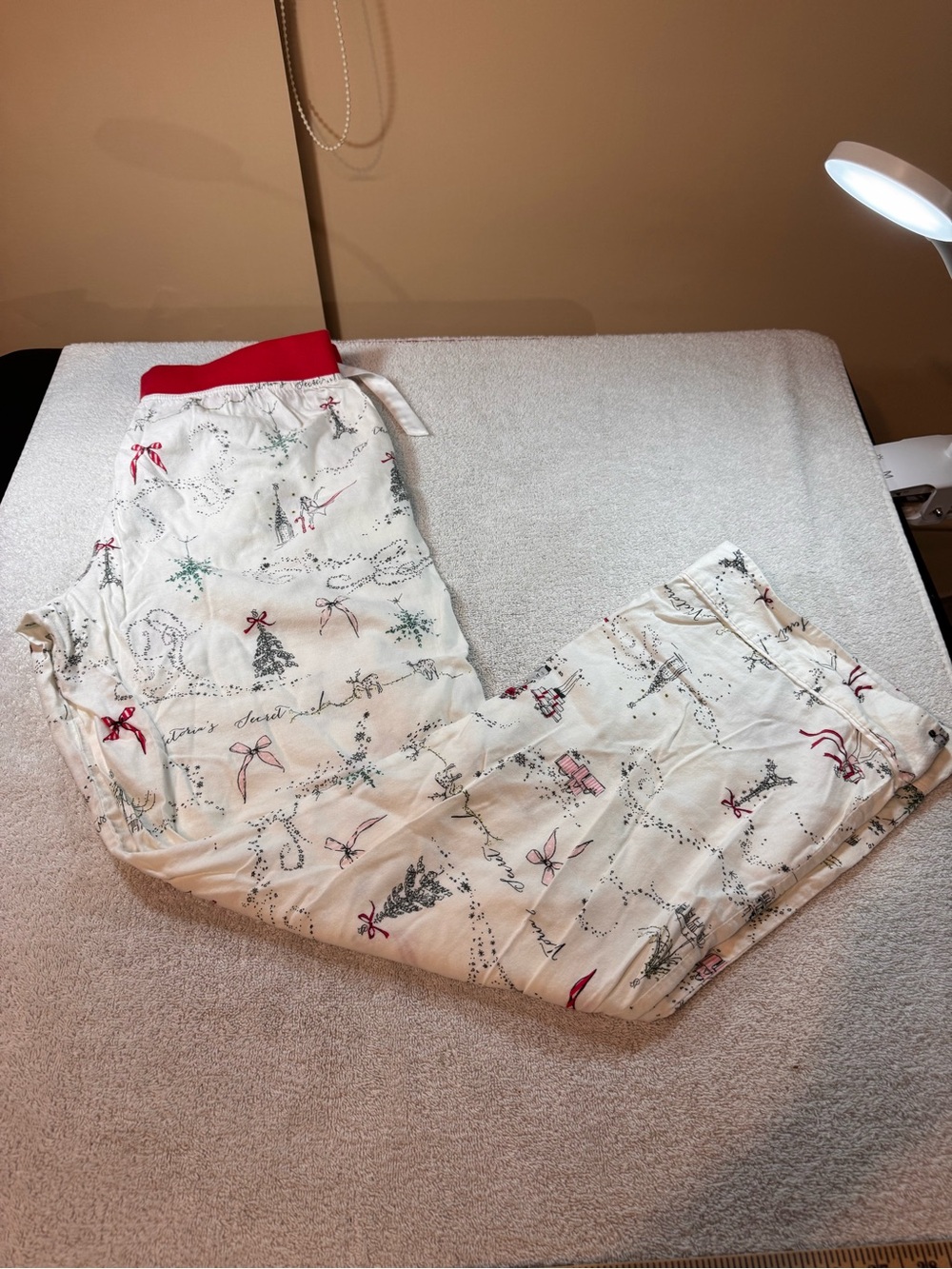 Women’s Victoria’s Secret Holiday Print Pajama Bottoms - Size Small